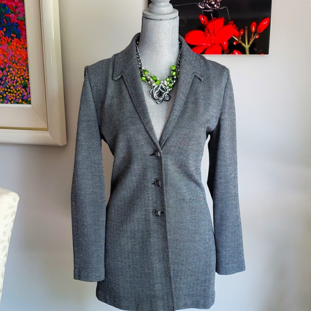 ST JOHN JACKET SIZE 6